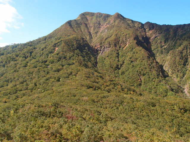 5.6甲子山への登りから振り返る.JPG